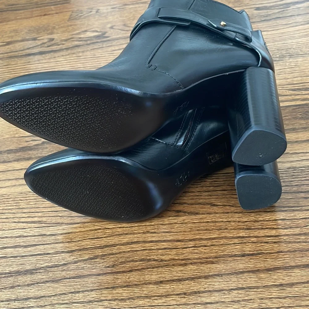 Tory Burch Colton 85MM Galleon Leather Bootie in Perfect Black